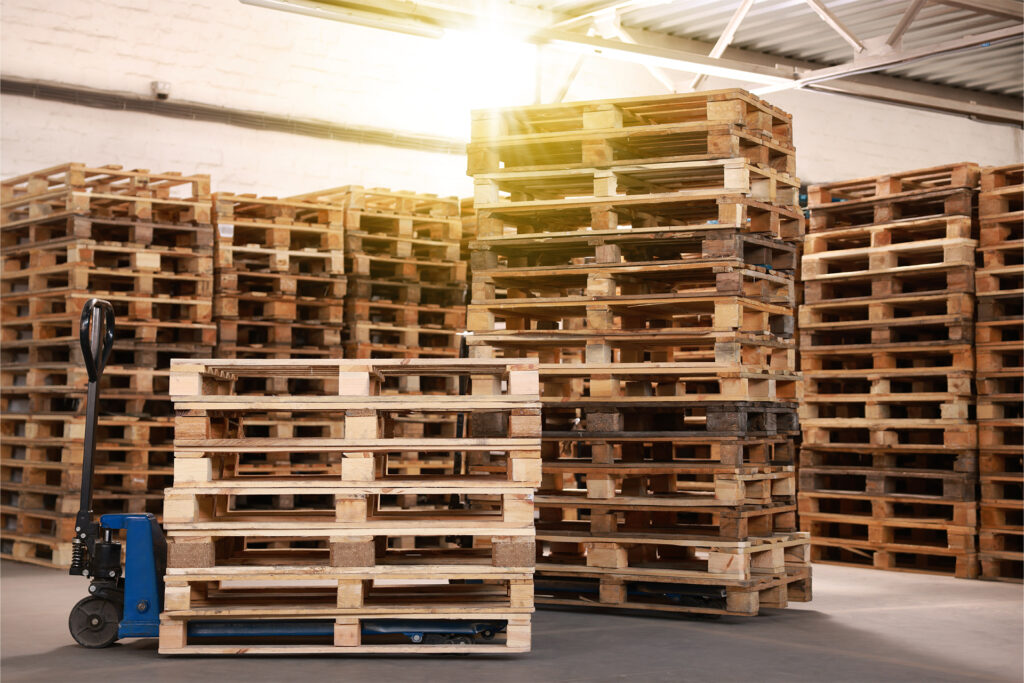 an example of how to stack pallets safely with a pallet truck