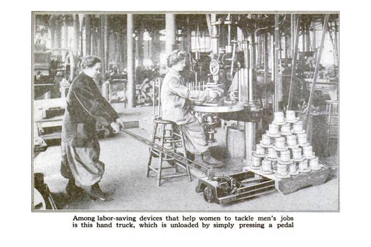 an early iteration of the pallet truck first used in 1918